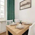 아파트 Heart Of Old Town Cozy By Renters
