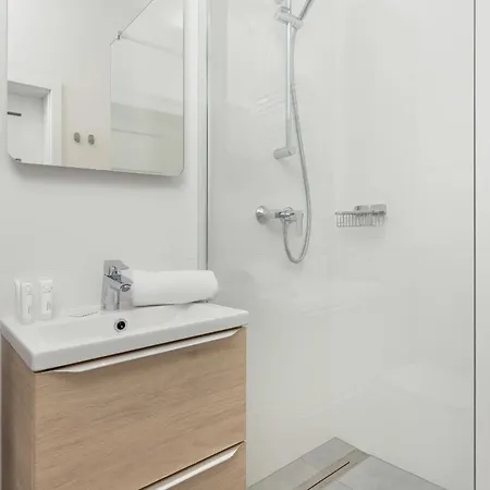 Cosy In Center By Renters *