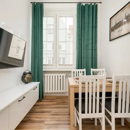 Cosy In Center By Renters Gdansk
