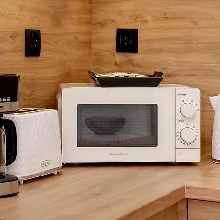 Cosy In Center By Renters Apartment